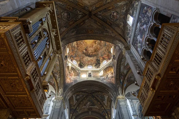 Wnętrze Średniowiecznej Katedry Parmie Emilia Romania Włochy — Zdjęcie stockowe