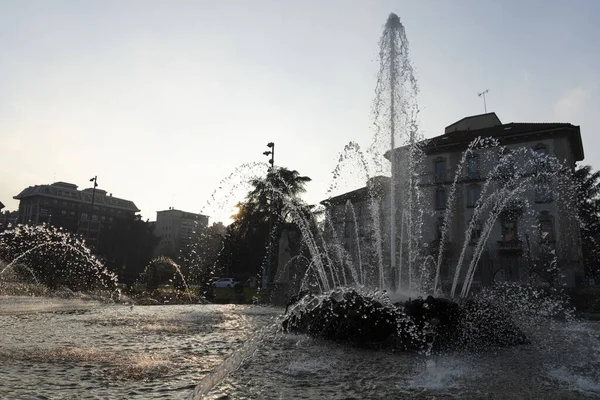 意大利伦巴第米兰 城市生活四季之泉 — 图库照片