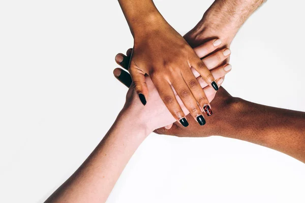 黑与白的手，国际间的友谊 — 图库照片