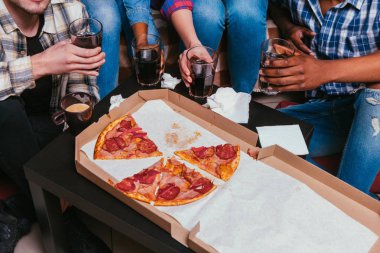 Uluslararası pizza partisi, arkadaşım var eğlenceli eğlence