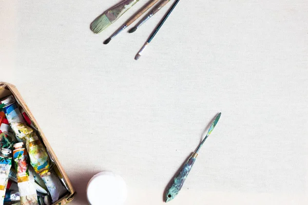 Ressam ekipman üzerine yağlıboya