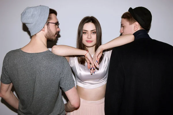 Kadın erkek birini seçin. Rekabet