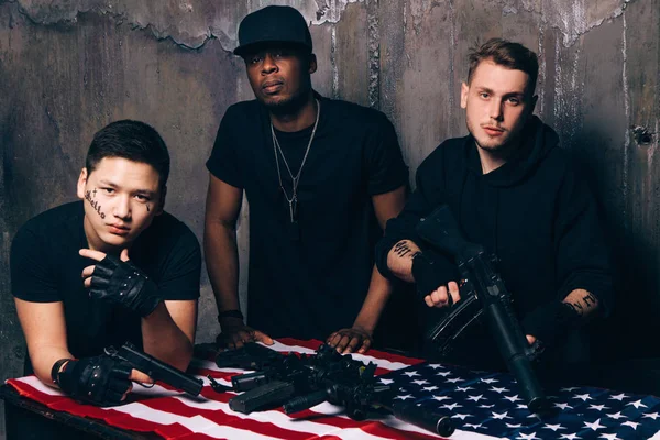 American gangs with weapons — Stock Photo, Image