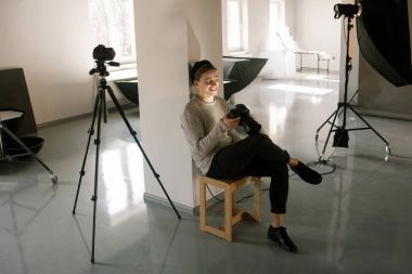 Fotoğrafçı Studio zevk almak fotoğraf makinesinde