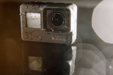 GoPro Hero 5 dijital kamera ile su damlaları