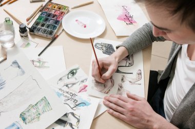 Yeni giysiler ve ayakkabı tasarımı.