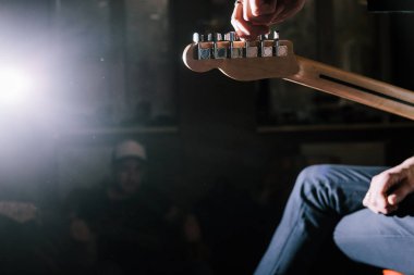 Gitar RIFF seçici odak içinde