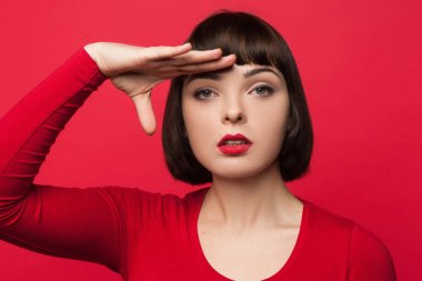 Dünya onun yerine arayan kız