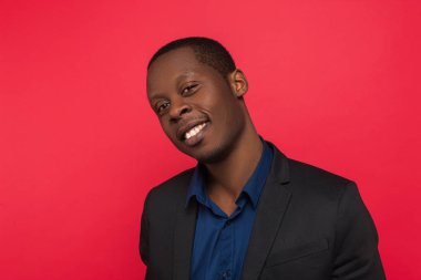 Flört genç Afrika kökenli Amerikalı. Baştan çıkarıcı duygu