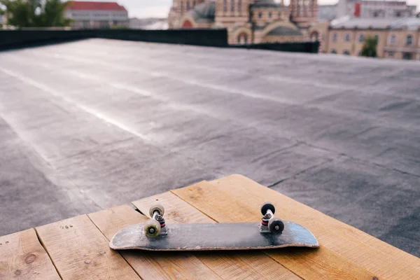 Skate park reclame. Hobby voor jongeren — Stockfoto