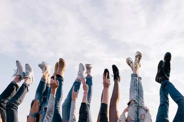 Amistad juntos. Pasatiempo divertido al aire libre — Foto de Stock