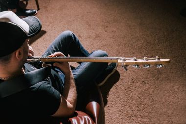 Gitar en iyi manzaralı bas gitarist