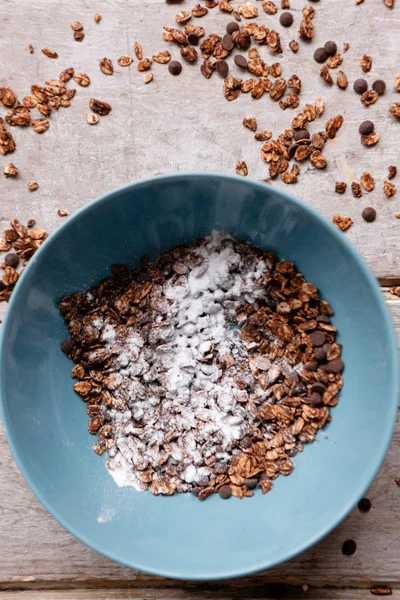 Ahşap arka plan üzerinde sağlıklı tahıl Kahvaltı