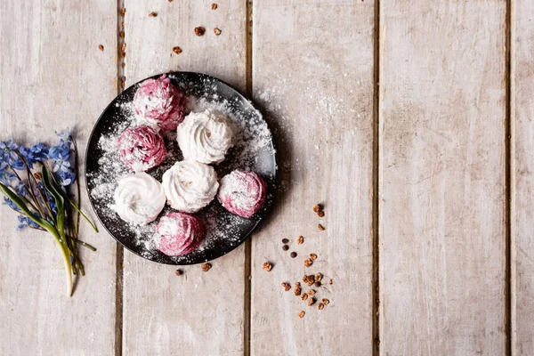 Zephyr. Ev yapımı tatlı iyi bahar sabahı için