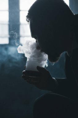 Alkollü içki. Kötü alışkanlıkları bağımlılığı