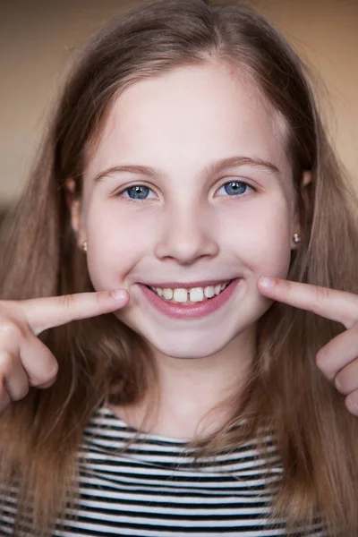 Infância positiva. Dentista publicidade close-up — Fotografia de Stock