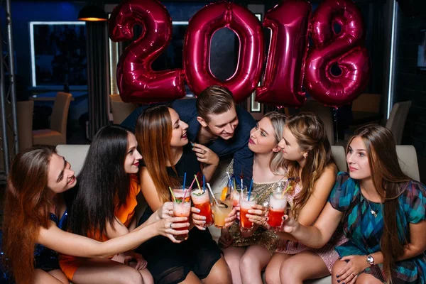 Yeni yıl 2018 kutlama. Mutlu şirket