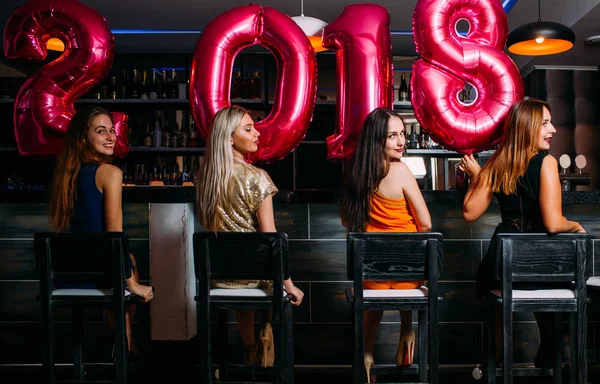 Nowy rok party po bar. Uroda kobiety — Zdjęcie stockowe