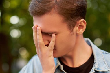 Mens aptalca hata. Suçluluk, akşamdan kalma kavramı