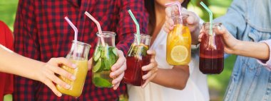 Sağlıklı beslenme. Çay içme arkadaş Detoks
