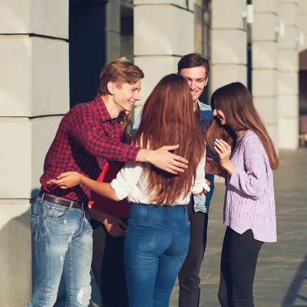 Encuentro con viejo concepto de amigo — Foto de Stock