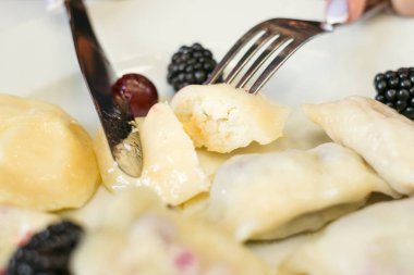 Mutfak pişirme sabah akşam yemeği kavramı hizmet