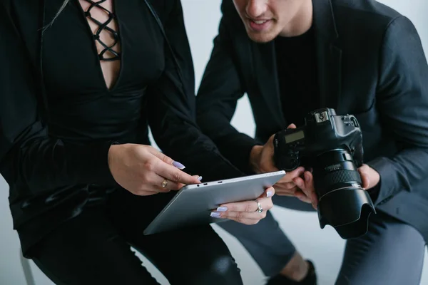 Concepto de comunicación entre bastidores equipo de fotografía — Foto de Stock