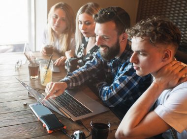 ekip çalışması araştırma fikirler Internet tarama ağı