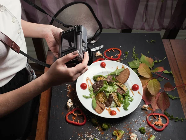 Bloguero de alimentos backstage proceso de trabajo —  Fotos de Stock