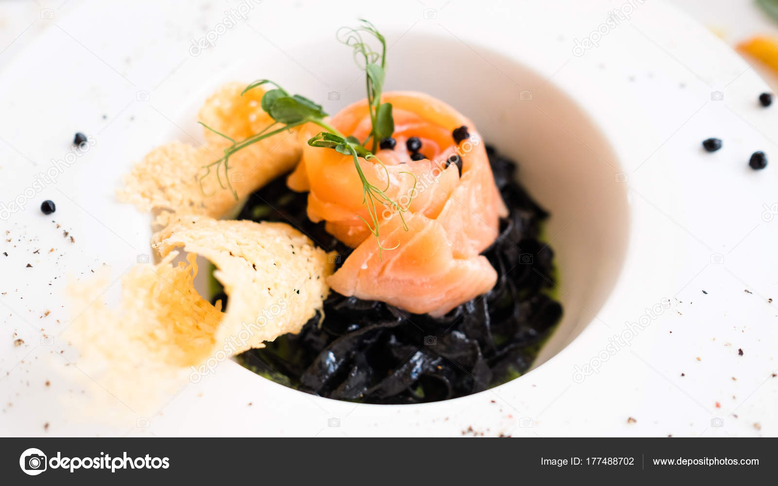 schwarze italienische Küche Pasta Nero Rezept — Stockfoto ... schwarze italienische Küche Pasta Nero Rezept — Stockfoto ...