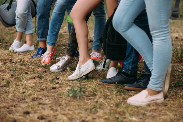 Gente turismo zapatos concepto de publicidad . — Foto de Stock