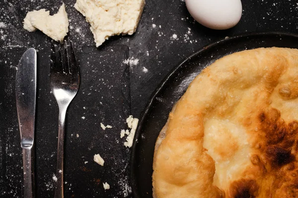 Nourishing imeretian khachapuri unhealthy food — Stock Photo, Image