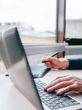 grafik tasarımcı Illustrator yaratıcı becerileri fikirler