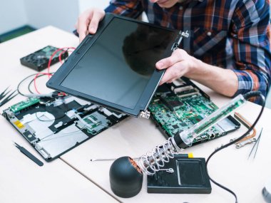 Sistem Yöneticisi donanım bilgisayar onarım