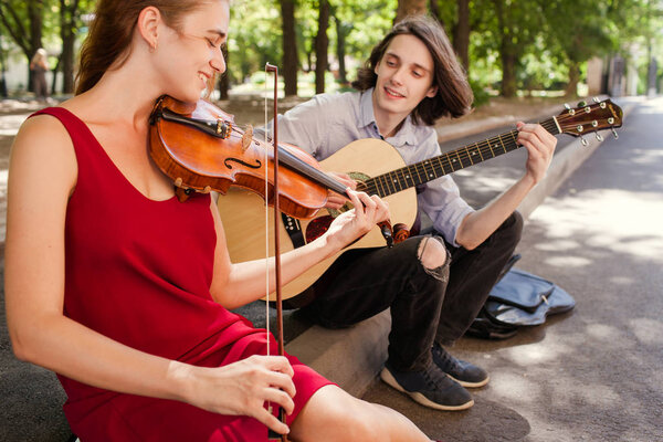 street music duo performance romance freedom