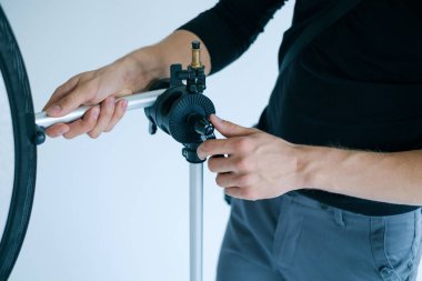 Backstage fotoğraf stüdyosu ekipman çalışma alanı kavramı