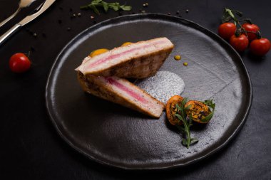 çiğ biftek restoran yemek tarifi