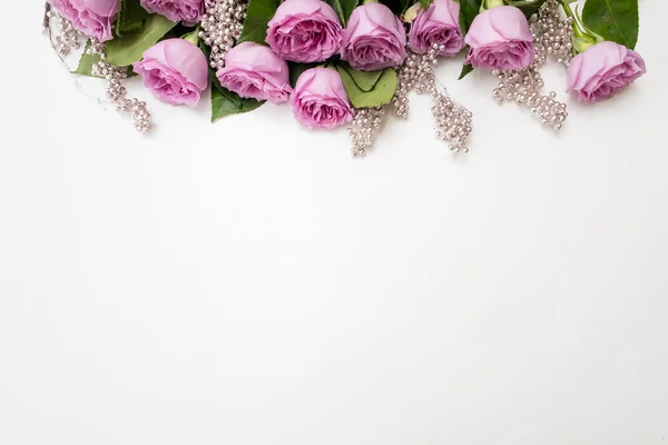 Rosas rosadas flor fondo blanco elegancia — Foto de Stock