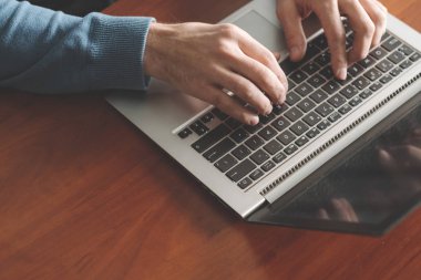 hız yazarak eğitim laptop klavye geliştirmek