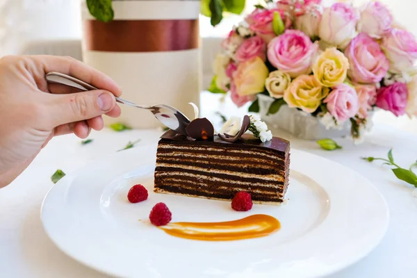 Tasting chocolate cake dessert recipe — Stock Photo, Image