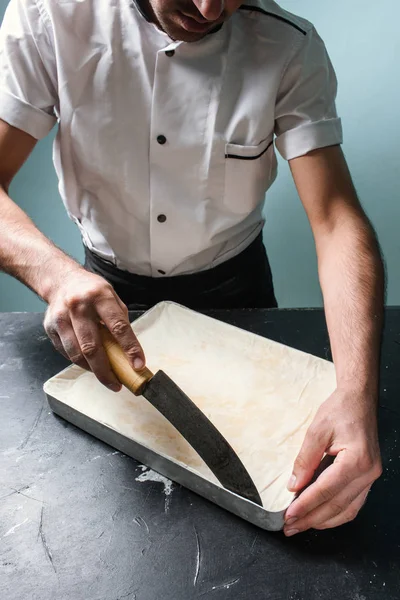 Szakács baker főzés tészta étterem élelmiszer koncepció — Stock Fotó