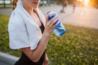 kısa mola spor açık vitamin içeceği eğitim