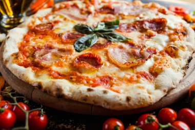 pepperoni pizza klasik reçete İtalyan pizzacı