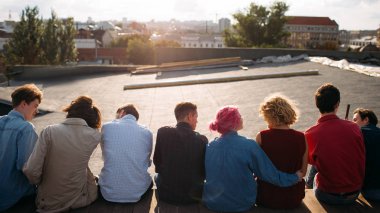 çeşitli öğrenciler çatı birlik iletişim