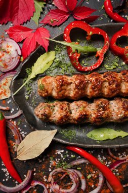 Sulu kızarmış kebap eti Orta Doğu mutfağı