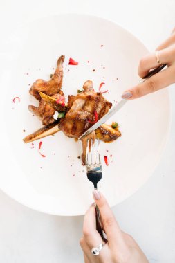 tatma restoran lezzetli kızarmış bıldırcın