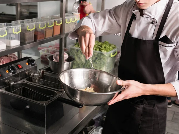 Student cook side job restaurant training — Stock Photo, Image
