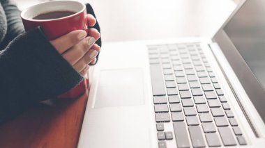 sosyal medya sohbet Gözat dizüstü online yaşam tarzı