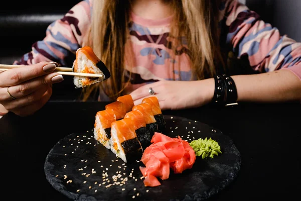 Sushi rotoli pasto giapponese cibo sano — Foto Stock