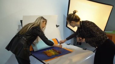 sahne arkası fotoğrafçılık yaratıcı photoshoot takım
